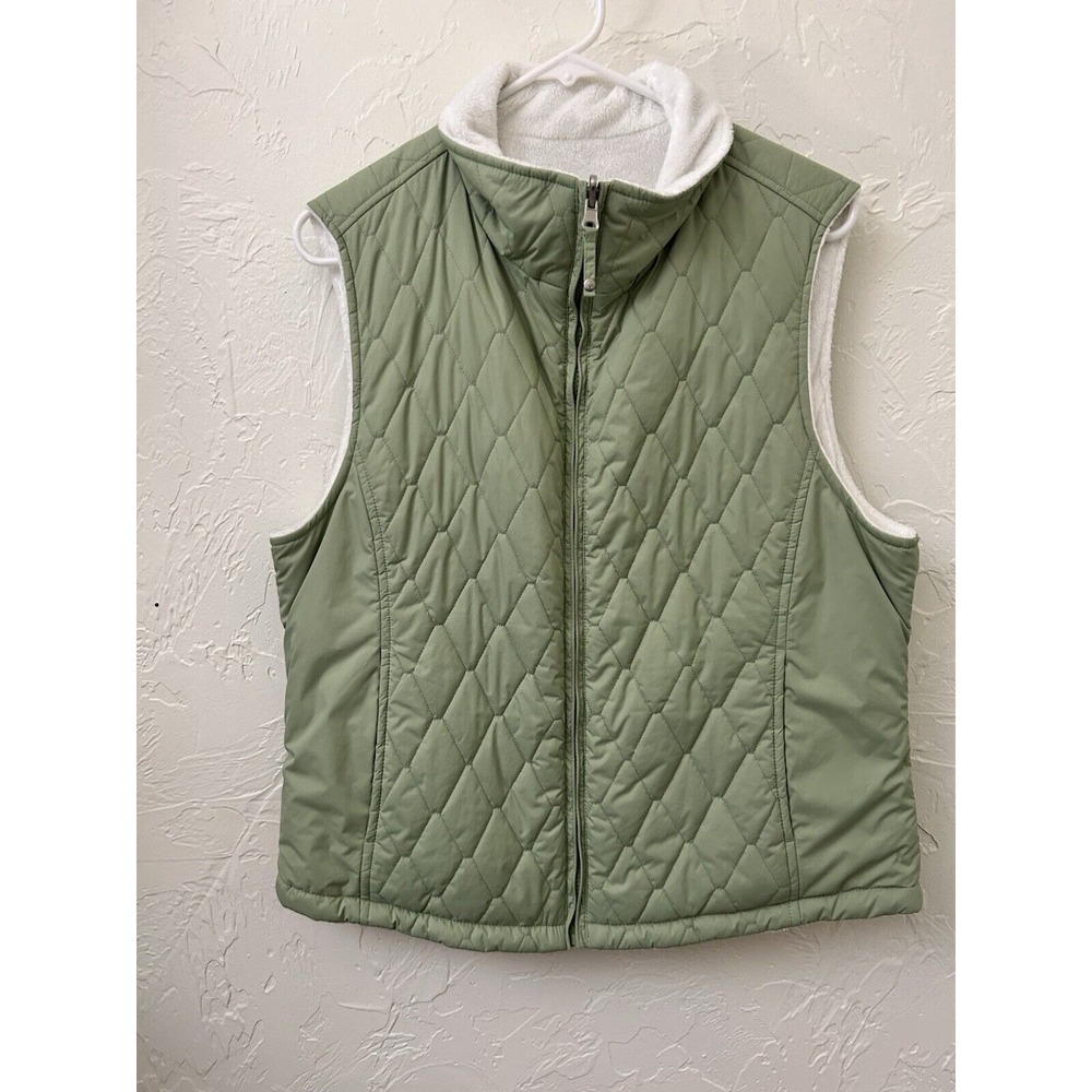 No Tags Quilted Vest Womens Green Faux Fur Fleece Lining Reversible wear.